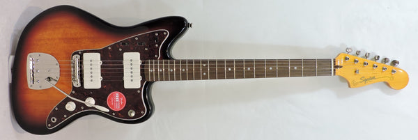 Squier Affinity Series™ Jaguar®, Laurel Fingerboard, Black Pickguard, 3-Color Sunburst