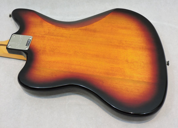 Squier Affinity Series™ Jaguar®, Laurel Fingerboard, Black Pickguard, 3-Color Sunburst