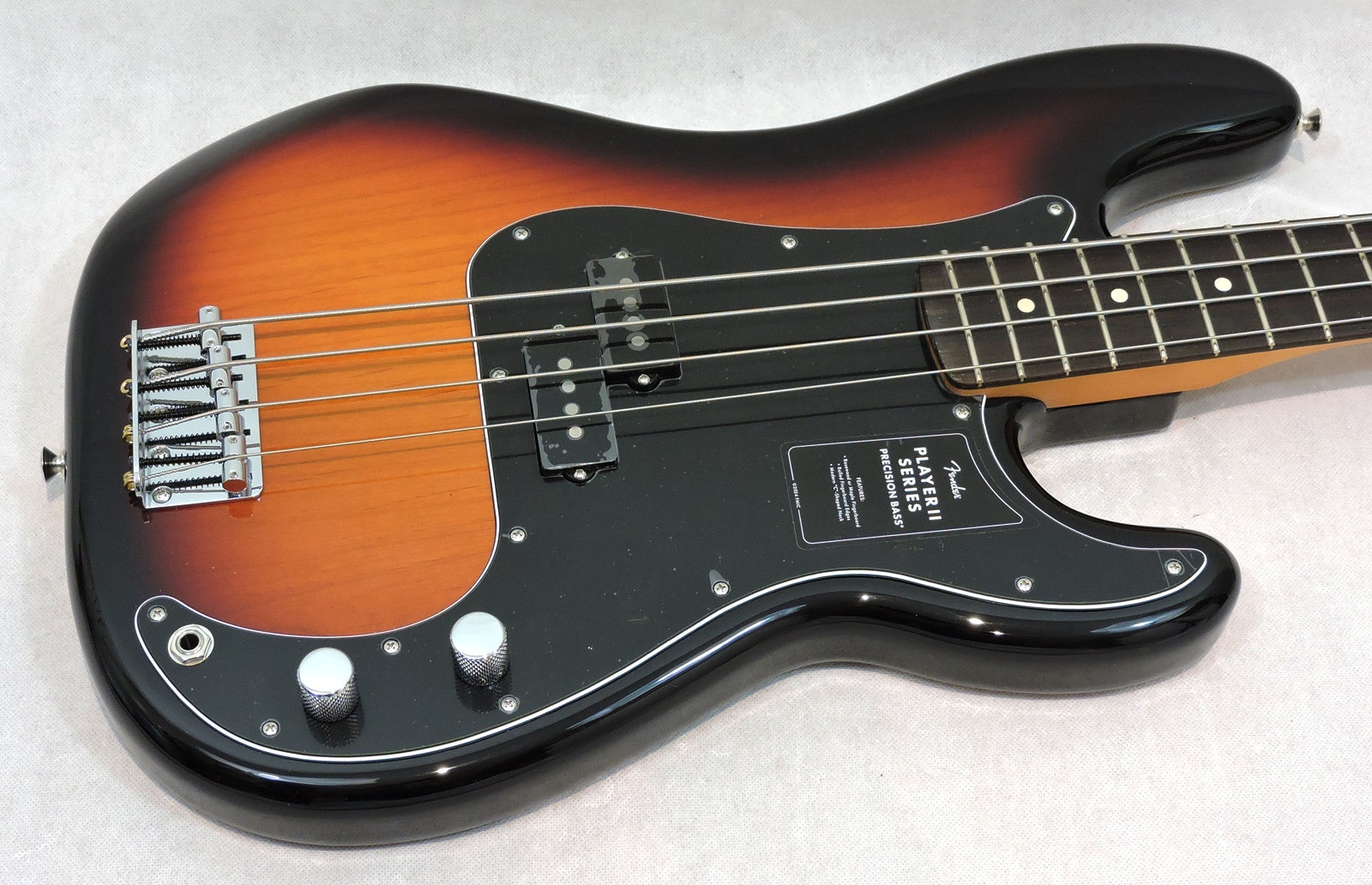 *NEW* Fender Player II Precision Bass®, Rosewood Fingerboard, 3-Color Sunburst