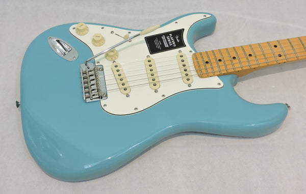 Fender Player II Stratocaster® Left-Hand, Maple Fingerboard, Aquatone Blue