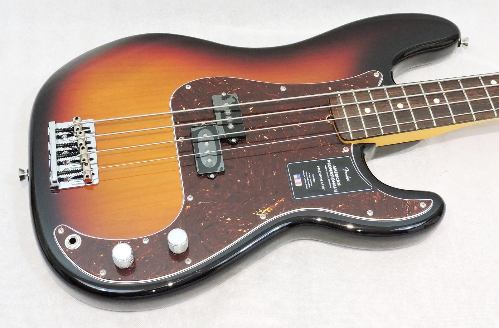 Fender American Professional II Precision Bass, 3-Colour Sunburst Rosewood Neck