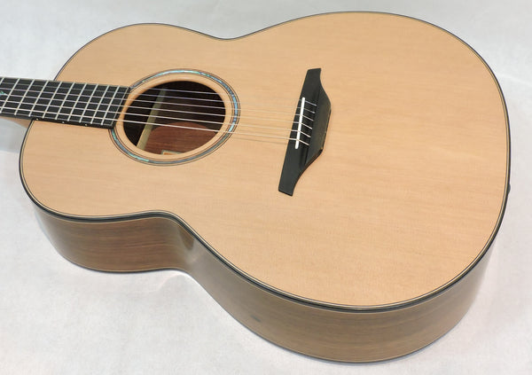 McIlroy AG55 Handmade Acoustic Guitar