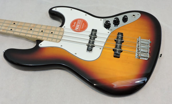 Squier Affinity Series™ Jazz Bass®. 3 colour sunburst. Maple Neck