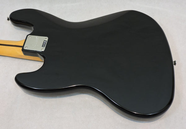 Squier Classic Vibe '70s Jazz Bass®. Black, Maple Neck