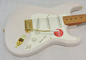 Squier FSR Classic Vibe™ '50s Stratocaster®, Maple Fingerboard, Parchment Pickguard, Gold Hardware, White Blonde