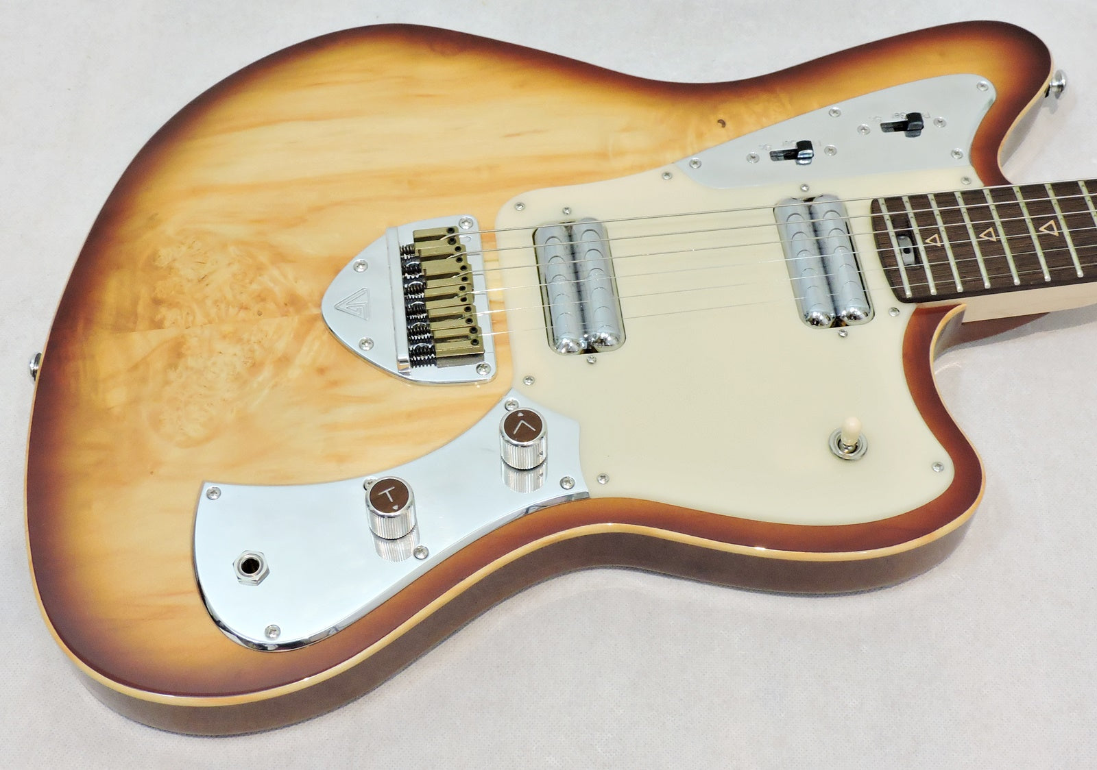 Valiant Jupiter. Tokyo Falls – Langley Guitar Centre