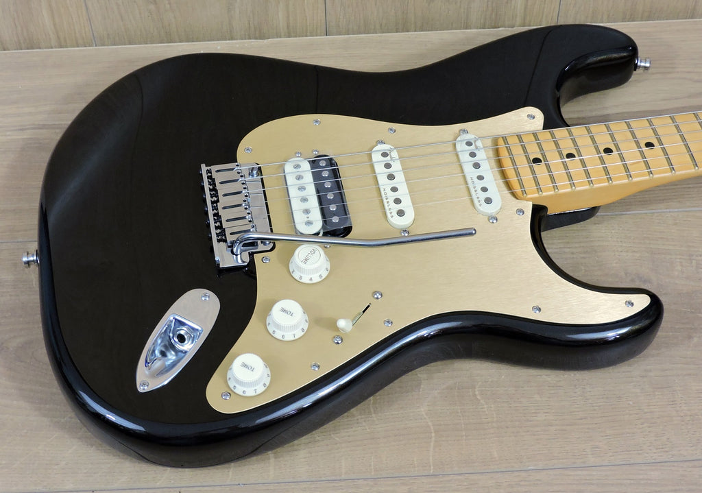 Fender American Ultra Stratocaster® HSS. Texas Tea MN- Tiny