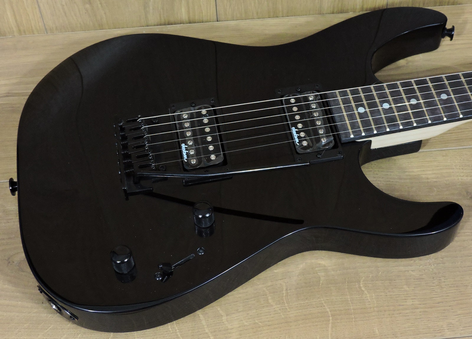 Jackson JS11 Dinky, Gloss Black